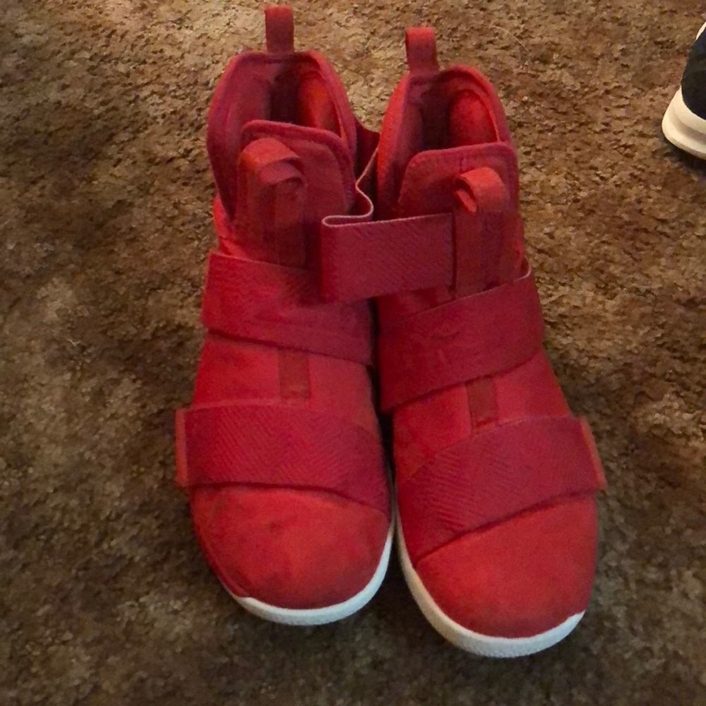 Lebron Soldier 10